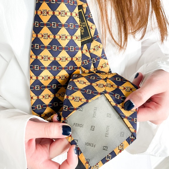 FENDI VINTAGE Print gold Men’s Silk Tie 3.75” - Picture 7 of 10